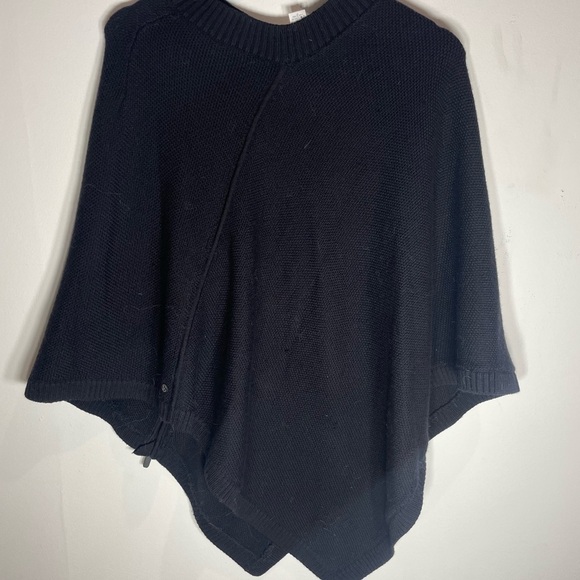 lululemon athletica Black Knit Poncho - Picture 4 of 5
